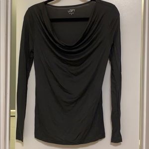 LOFT Gray lightweight scoop neck top